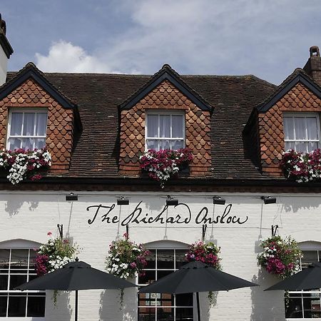 The Richard Onslow Cranleigh Buitenkant foto